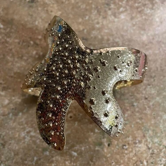 Vintage Lily Pulitzer Starfish Gold Tone Silhouette Cuff Bangle Bracelet 1970s - Picture 9 of 15